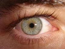 بازگرداندن بینایی با کاشت پروتز در چشم
