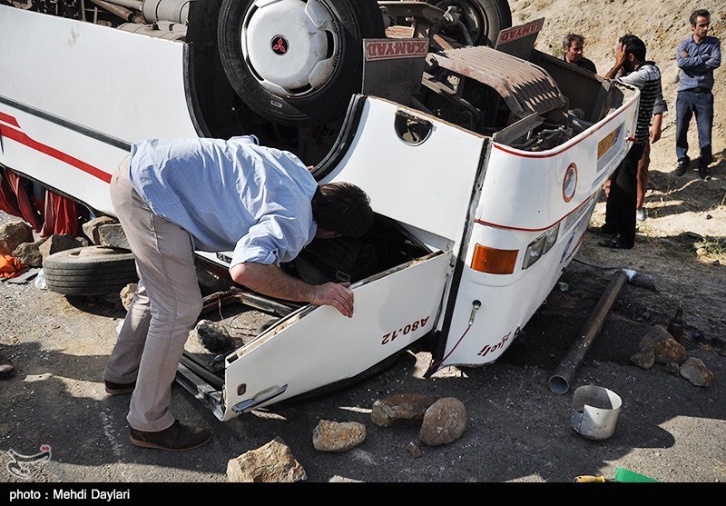 20 کشته و 20 زخمی در واژگونی اتوبوس در شمال فارس