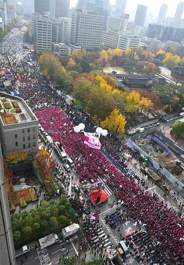 کره جنوبی: تجمع هزاران نفری برای استعفای خانم رئیس جمهور