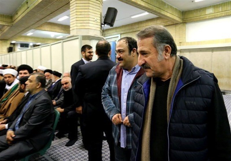 مهران غفوریان و مهران رجبی در دیدار میهمانان کنفرانس وحدت اسلامى‌ با رهبری(عکس)