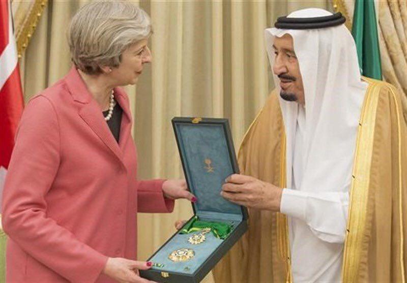 پادشاه عربستان عالی‌ترین نشان غیرنظامی کشورش را به ترزا می اعطا کرد (+عکس)