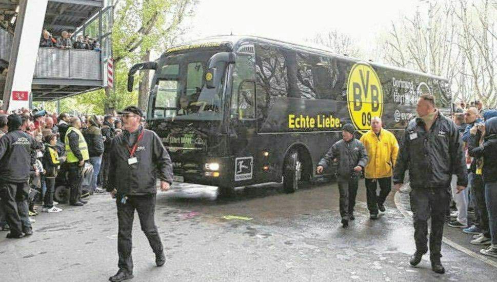 آلمان: انفجار نزدیک اتوبوس تیم فوتبال/ زخمی شدن یک بازیکن/ لغو مسابقه باشگاهی