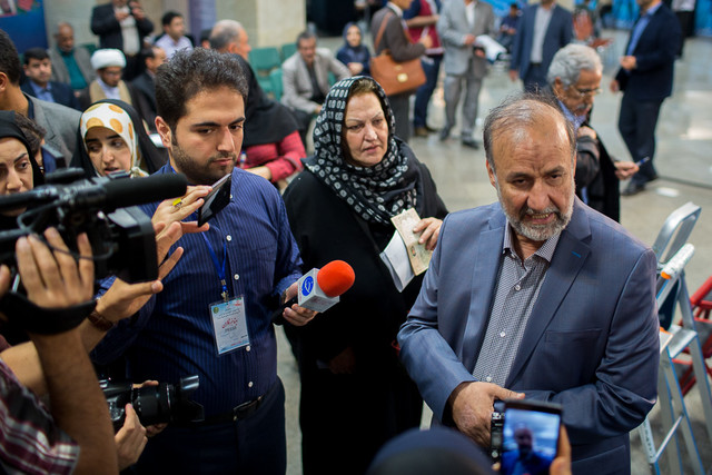 بیادی: به خاطر حمایت از احمدی نژاد پشیمان نیستم/ خوشبختانه پشت پرده جمنا هم که رو شد