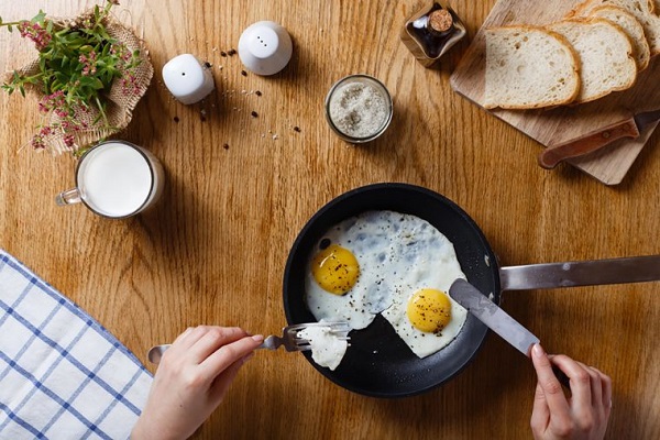 آیا خوردن صبحانه‌ مشابه به کاهش وزن کمک می‌کند؟