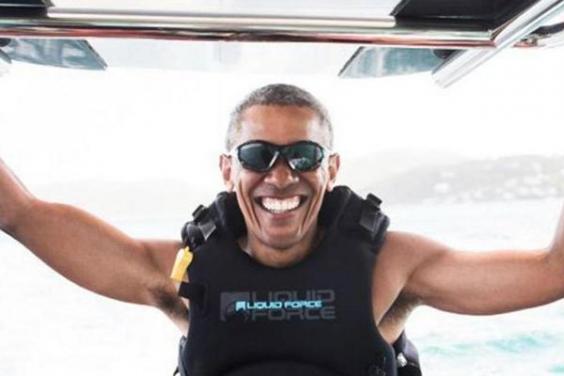 وقت گذرانی اوباما در سواحل اقیانوس آرام (+عکس)