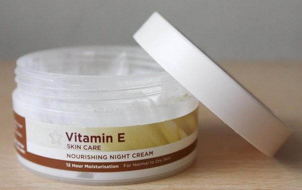 آیا ویتامین E برای پوست مفید است؟