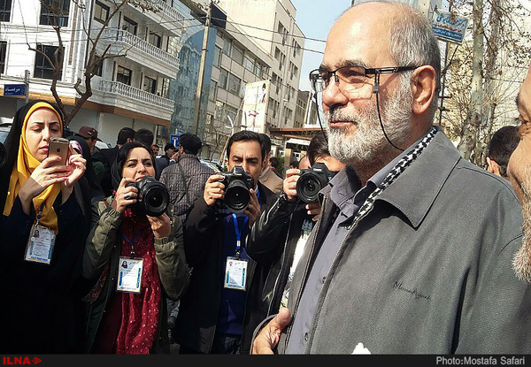 حضور حسین‌ الله‌کرم در ستاد ثبت‌نام انتخابات شورای شهر تهران