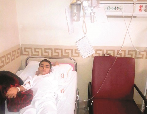 تنبیه بدنی دانش‌آموزان این‌بار در اسلام‌شهر/ دانش‌آموز روانه بیمارستان شد/ مدیر مدرسه: شانتاژ شده! (+عکس)