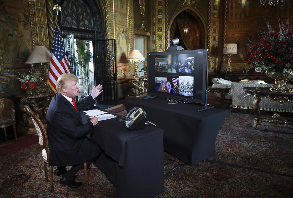 تماس ویدئویی ترامپ با فرماندهان نظامی آمریکا برای تبریک کریسمس (عکس) تماس ویدئویی ترامپ با فرماندهان نظامی آمریکا برای تبریک کریسمس (عکس)