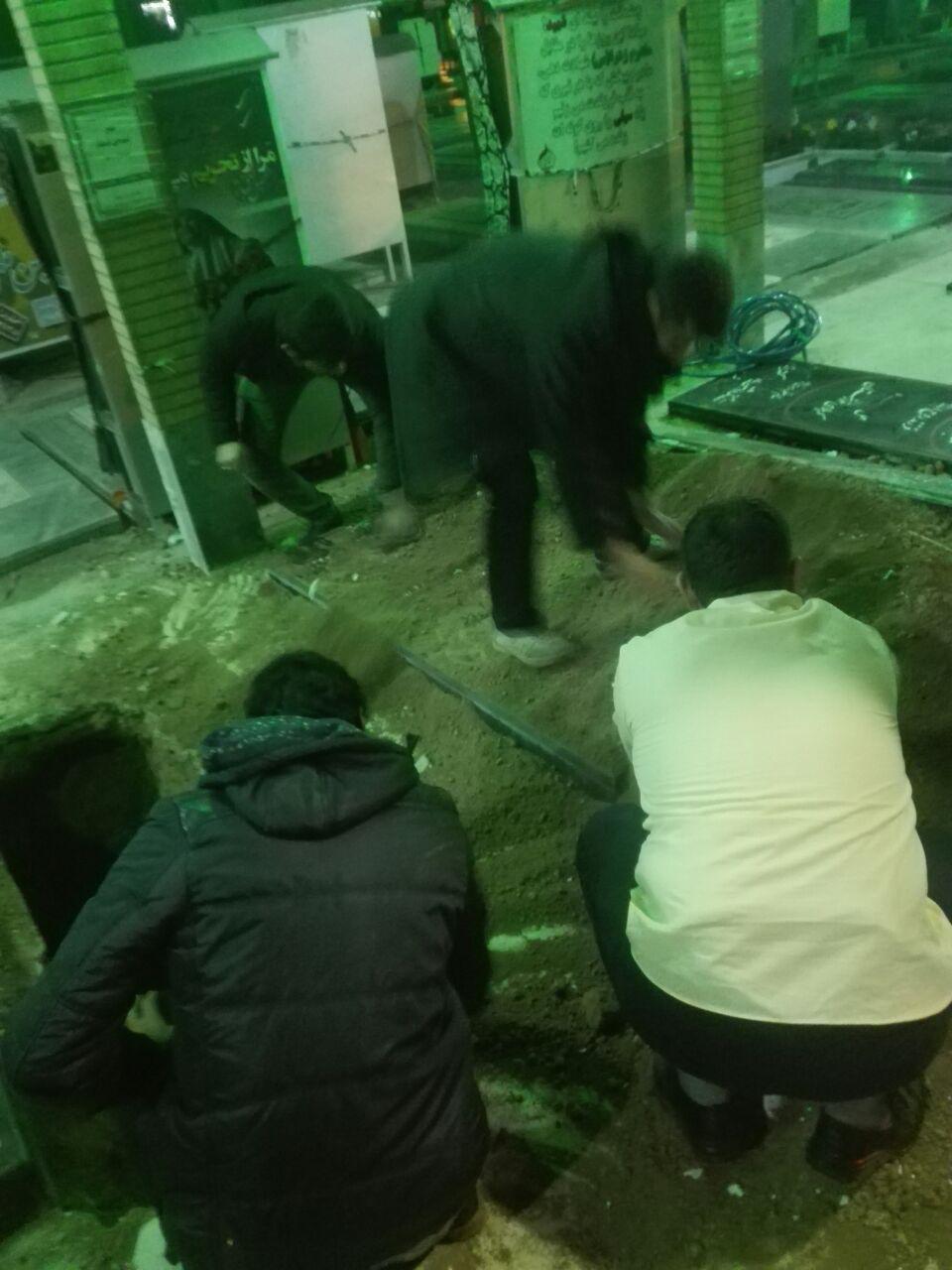 اقدام شرم آور افراطیون در دزفول: حمله شبانه به قبر پدر شهید با ادعای دفاع از شهدا !