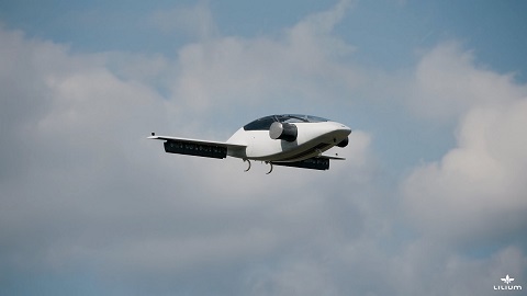 آینده اینجاست/ اولین آزمایش خودروی پروازی لیلیوم جت