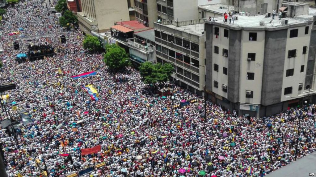 ونزوئلا: تورم ما 300 درصد است / نهادهای اقتصادی: بیشتر است