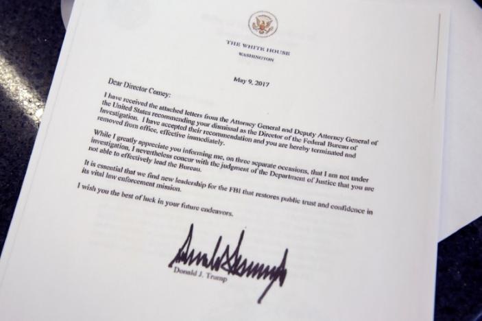 نامه اخراج رئیس اف‌بی‌آی با امضای ترامپ (عکس)