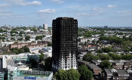 استعفای رئیس شورای محلی لندن در پی آتش سوزی در برج گرنفل