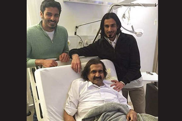 عیادت امیر قطر از پدرش در بیمارستان (+عکس)