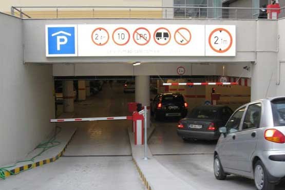 اتحادیه دارندگان پارکینگ‌: اگر کسی پارکینگ بزند، دستش را می‌بوسیم/ تهران فقط ۱۰۰ پارکینگ دارد!