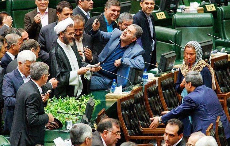 نمایندگان و خانم موگرینی؛ سلفی در پارلمان، ریشه در ایران
