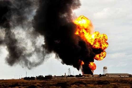 خط لوله گاز در منطقه کریت کمپ اهواز دچار آتش‌سوزی شد