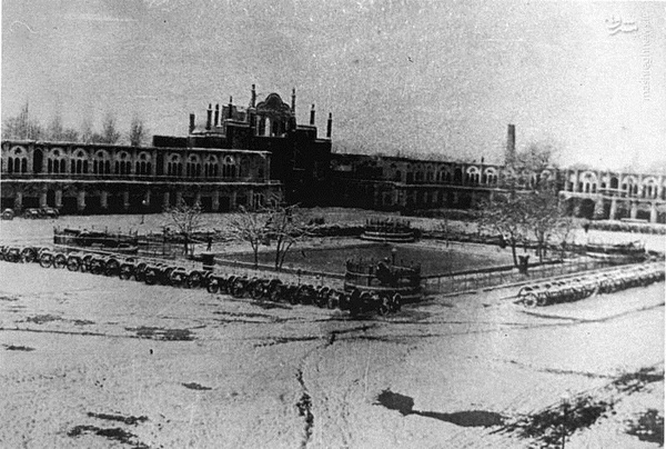عکسی از میدان توپخانه در دوره قاجار