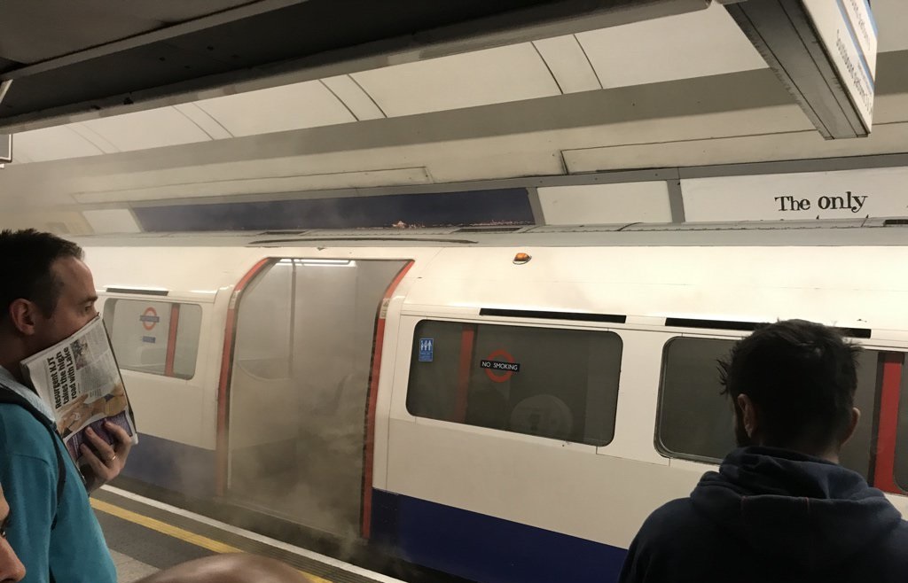 آتش‌سوزی در متروی لندن/ ایستگاه آکسفورد تخلیه شد