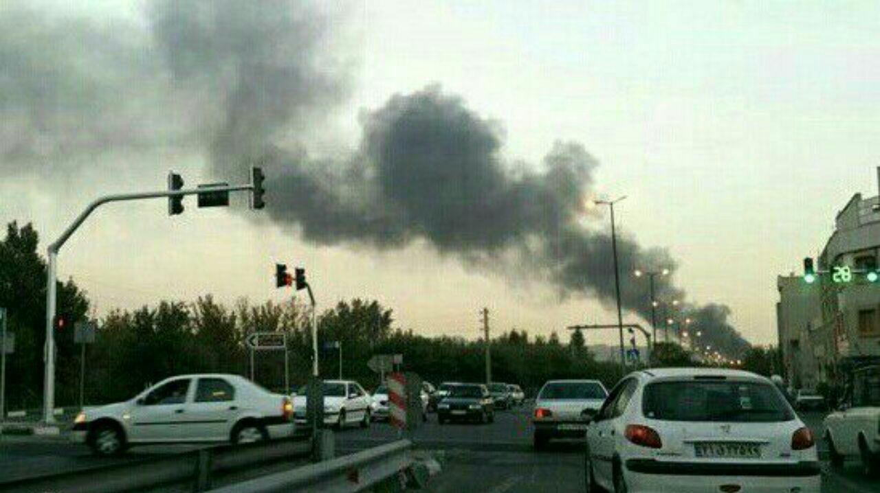 آتش‌‌سوزی در انبار پلاستیک در تهران (+عکس)