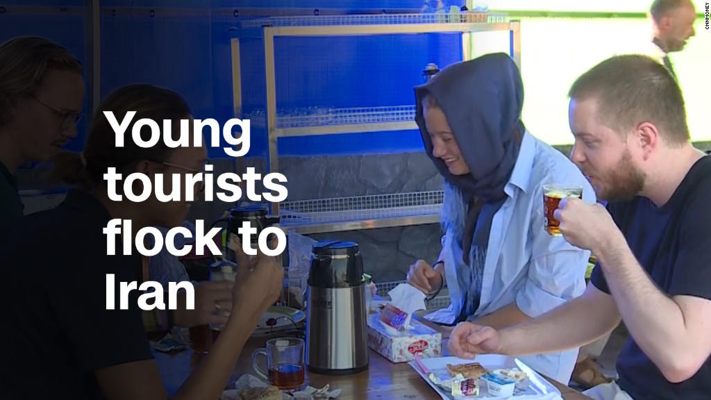 سی ان ان: سیل ورود گردشگران جوان خارجی به ایران