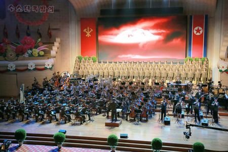 جشن سالگرد تاسیس کره شمالی با حضور دانشمندان هسته‌ای