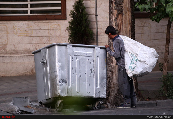 آماری تکان دهنده/کودکان ایرانی و افغان در صدر زباله گردهای جهان!