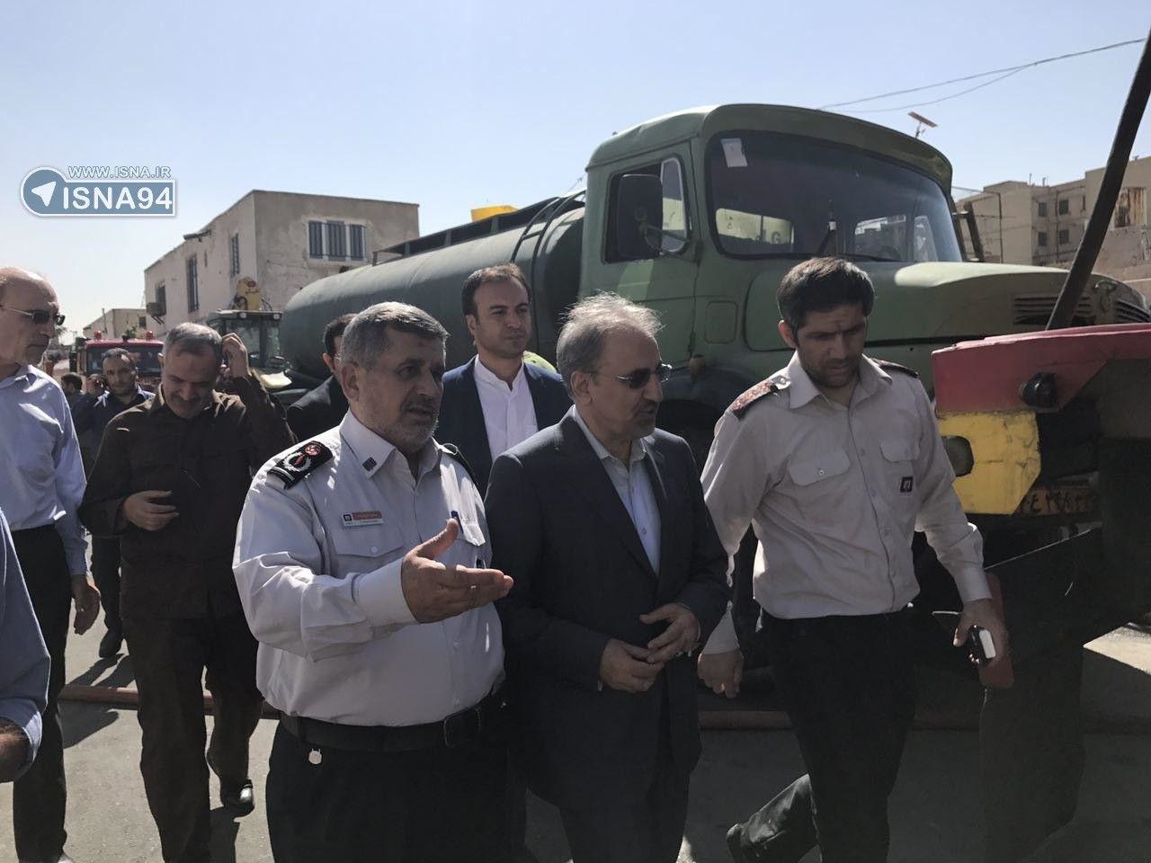 حضور شهردار تهران در محل حادثه حریق خیابان فداییان (عکس)