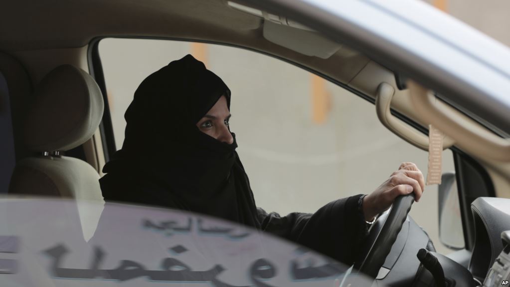 رانندگی زنان در عربستان؛ سنت مقاومت می‌کند