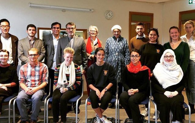دیدار سفیر ایران در لندن با اساتید و دانشجویان ادبیات فارسی در دانشگاه کمبریج