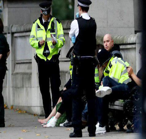 حمله خودرویی به مردم در لندن با 11 زخمی (+عکس)/ پلیس: تروریستی نیست