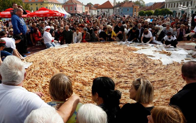 پخت بزرگترین پیتزای دنیا (عکس)