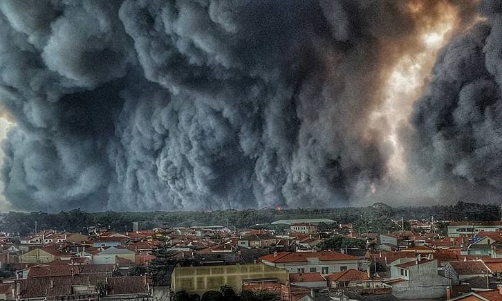 صحنه‌ای وحشتناک در آسمان پرتغال (عکس)
