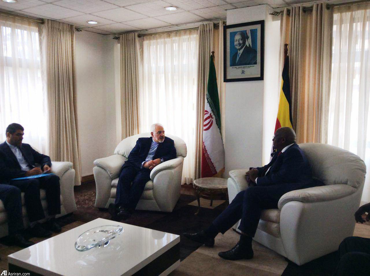 دیدار ظریف با وزیر خارجه اوگاندا (عکس)