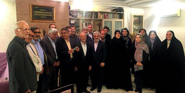 دیدار جمعی از نمایندگان مجلس با دختران میرحسین موسوی و زهرا رهنورد (+عکس)