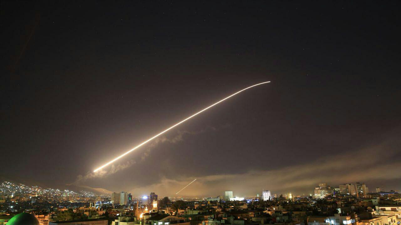 حمله آمريكا، بريتانيا و فرانسه به سوريه/ شليك بيش از 100 موشك