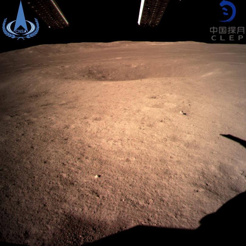 کاوشگر چینی برای اولین بار بر نیمه پنهان ماه فرود آمد