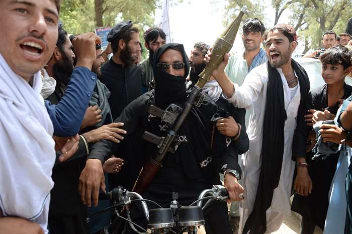 استقبال طالبان از خروج نیروهای آمریکایی از افغانستان: تنها ابرقدرت دنیا را شکست دادیم