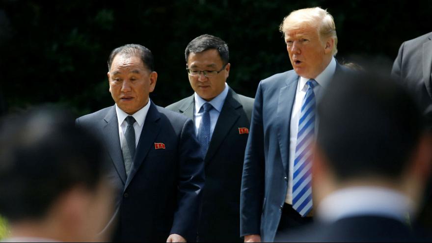 دیدار ترامپ با دست راست رهبر کره شمالی/ ترامپ: دیدار سنگاپور برگزار می شود