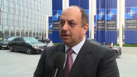 وزیر دفاع قطر: تمایل ما برای عضویت در ناتو قانونی است/ درباره خرید اس ۴۰۰ مصمم هستیم