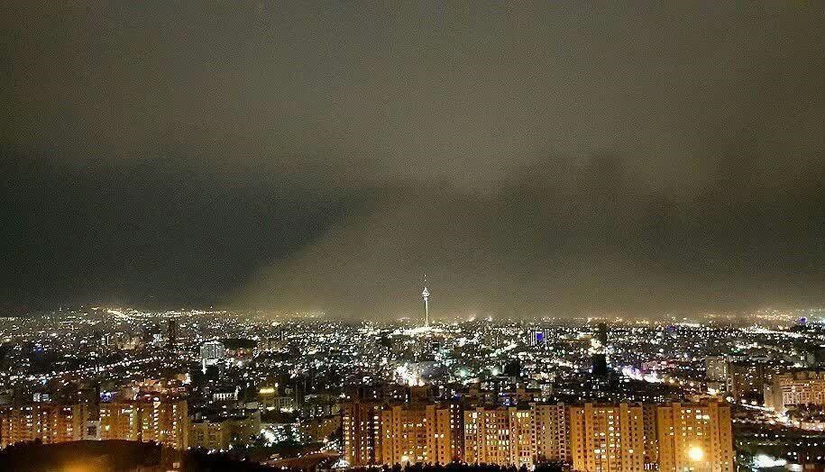 مصدومیت 18 نفر در پی وقوع توفان در تهران (+عکس)