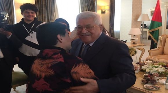 دیدار مارادونا با محمود عباس در روسیه/ مارادونا: من فلسطینی‌ هستم (+ عکس)