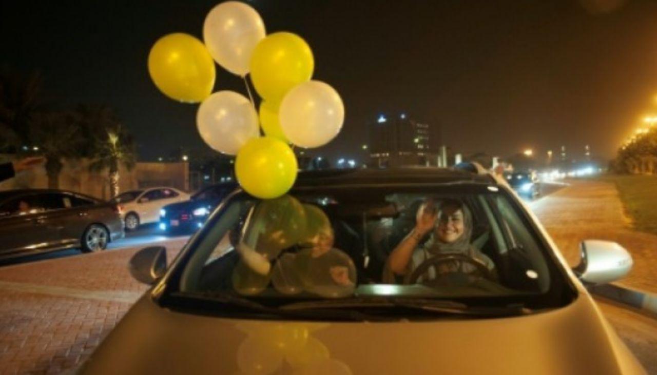 آزادی رانندگی زنان در عربستان سعودی از ساعت ۱۲ دیشب / رانندگان زن به خیابان ها آمدند