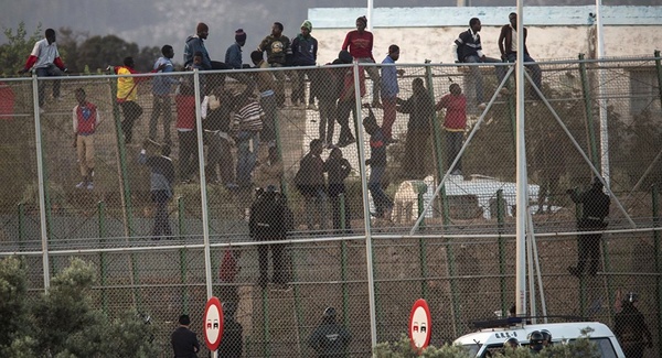 هرج و مرج در مرز اسپانیا با مراکش /ورود بیش از 600 پناهجو به اسپانیا