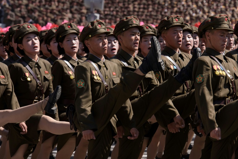 70 مین سالگرد تاسیس کره شمالی / رژه ارتش بدون موشک قاره پیما