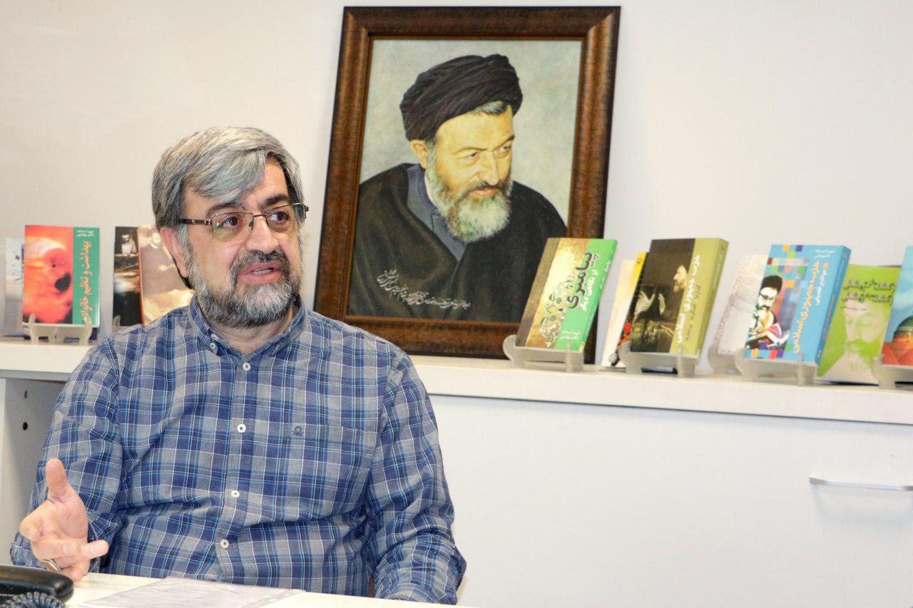 علیرضا بهشتی: اگر پدرم زنده بود شاید از قطار انقلاب پیاده شان می کردند