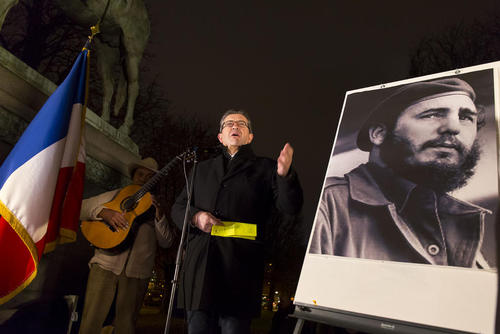 سخنرانی یک سیاستمدار چپ فرانسوی در آیین گرامیداشت کاسترو در پاریس