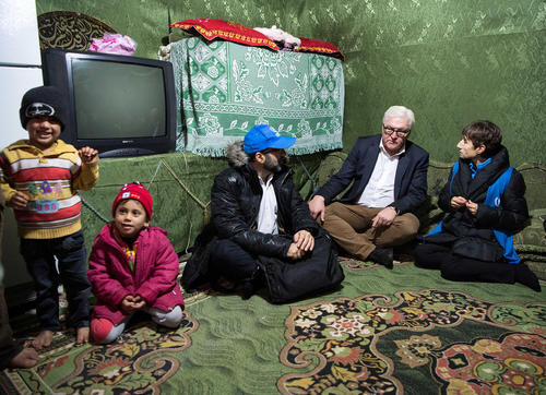 بازدید وزیر امور خارجه آلمان از اردوگاه پناهجویان سوری در حومه بیروت
