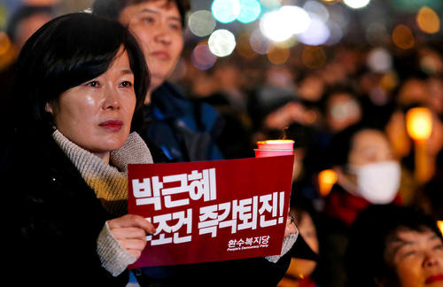 گردهمایی مخالفان رییس جمهور کره جنوبی در یکی از میادین اصلی شهر سئول